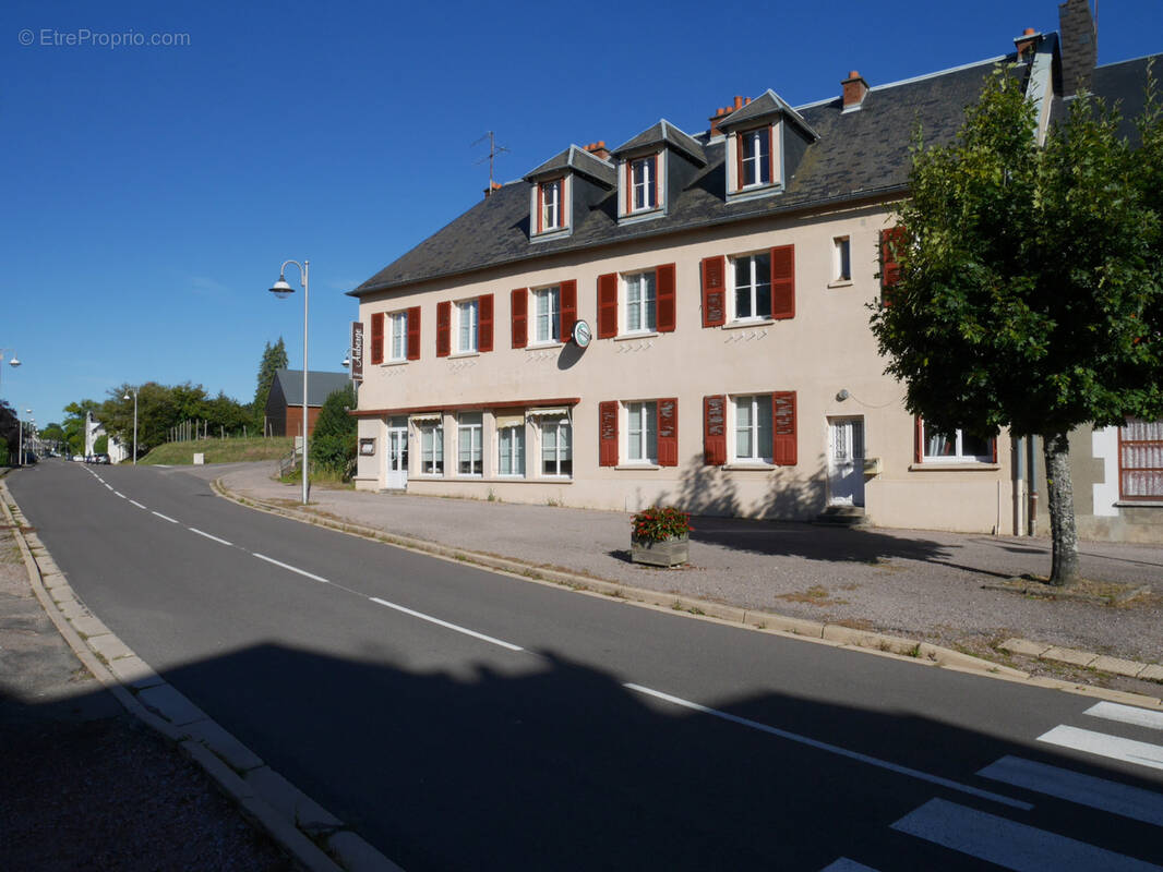 Commerce à MONTSAUCHE-LES-SETTONS