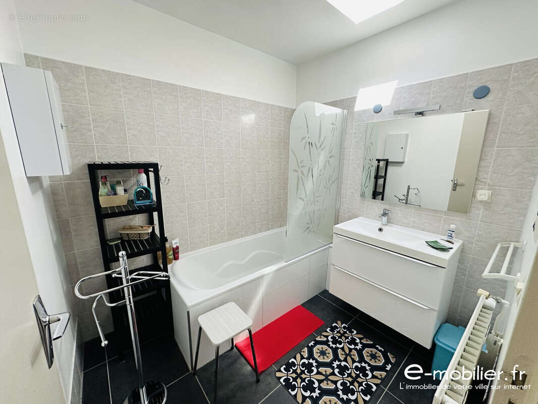 Maison 138 m² à Belmont-De-La-Loire  - photo 8
