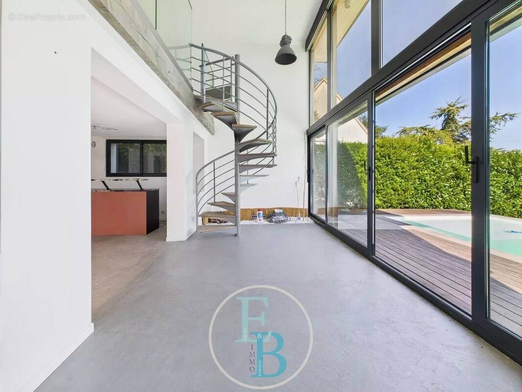 MAISON - T9 - 217m2 - photo 8