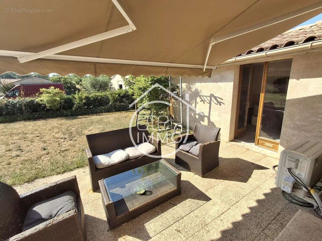 PRIGONRIEUX: Maison de 85m² avec jardin idéale pour projet locatif - photo 8