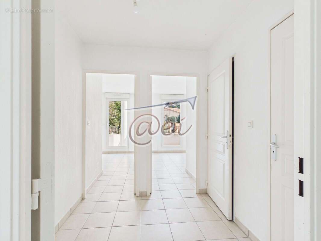 Appartement à SAINT-MAXIMIN-LA-SAINTE-BAUME