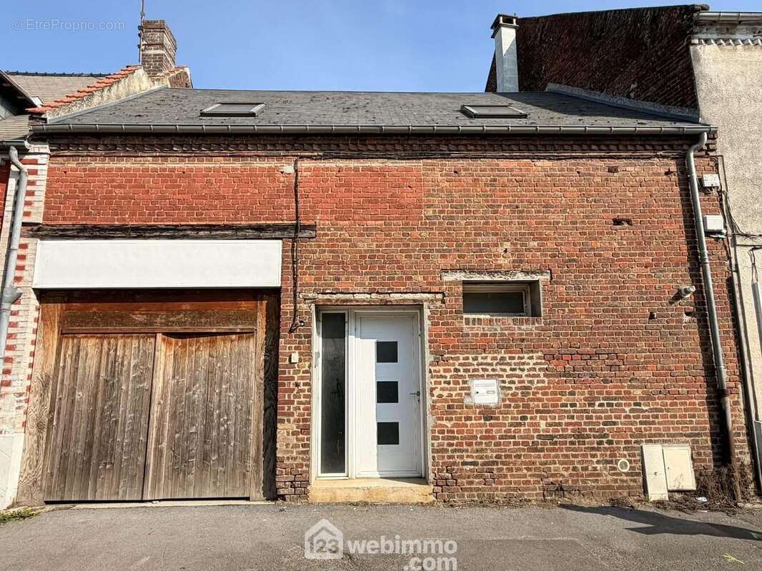 D'une surface habitable de 170 m² - Maison à CRECY-SUR-SERRE