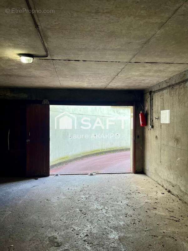 Photo 2 - Parking à NOGENT-SUR-MARNE