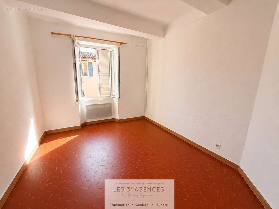 Immeuble de rapport en monopropriété   cœur du village de la garde-freinet - photo 8