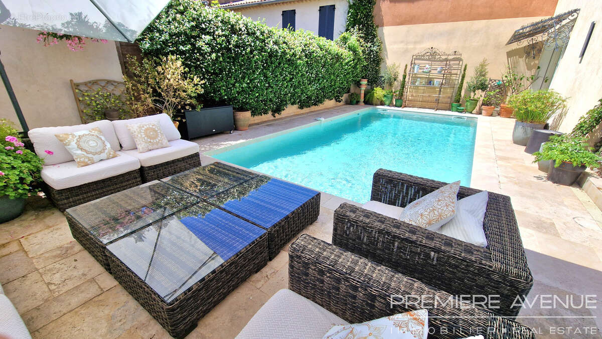 Maison à LA GARDE-FREINET