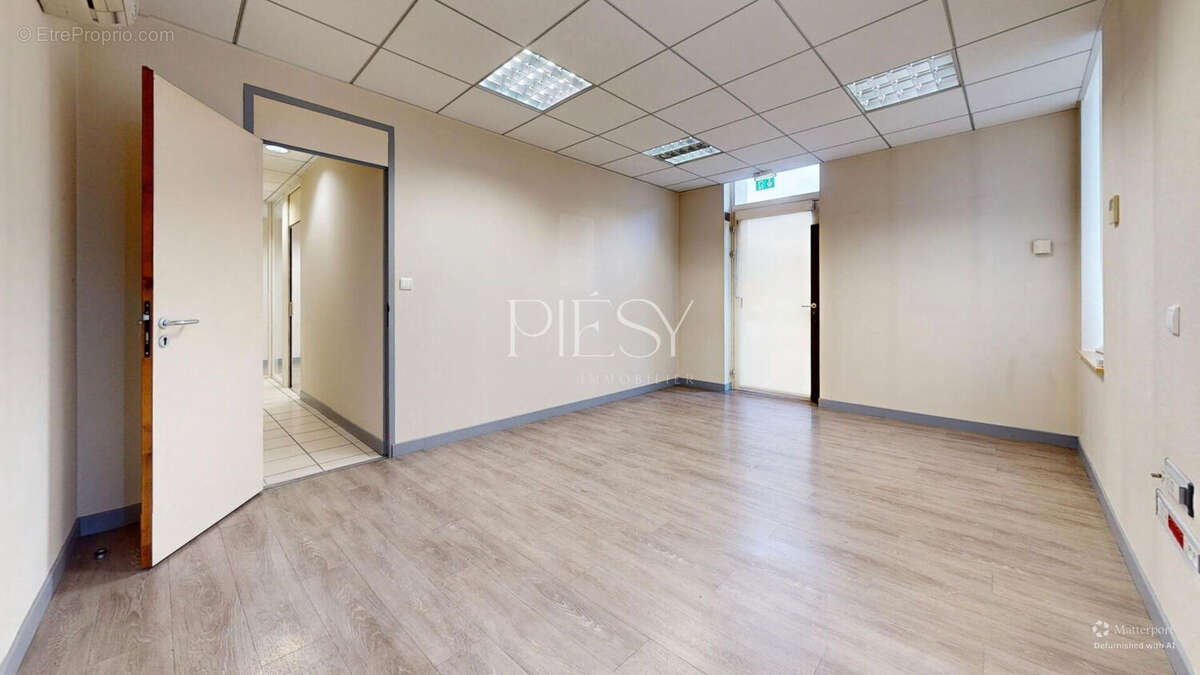 Commerce à VALLEIRY