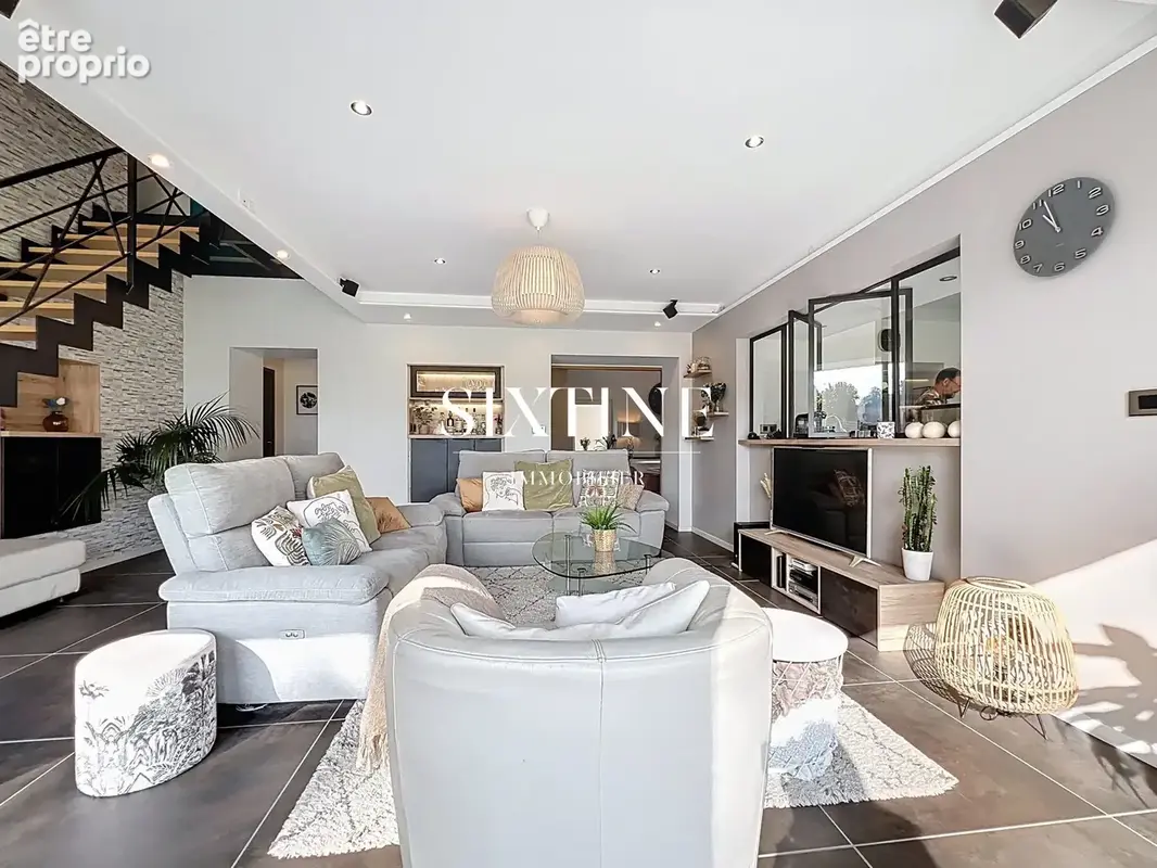 Maison 302 m² à Bourgoin-Jallieu  - photo 8