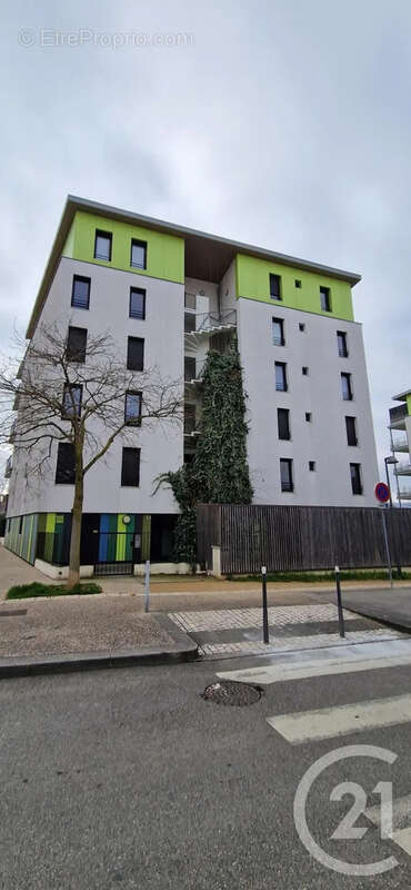 Appartement à SATHONAY-CAMP