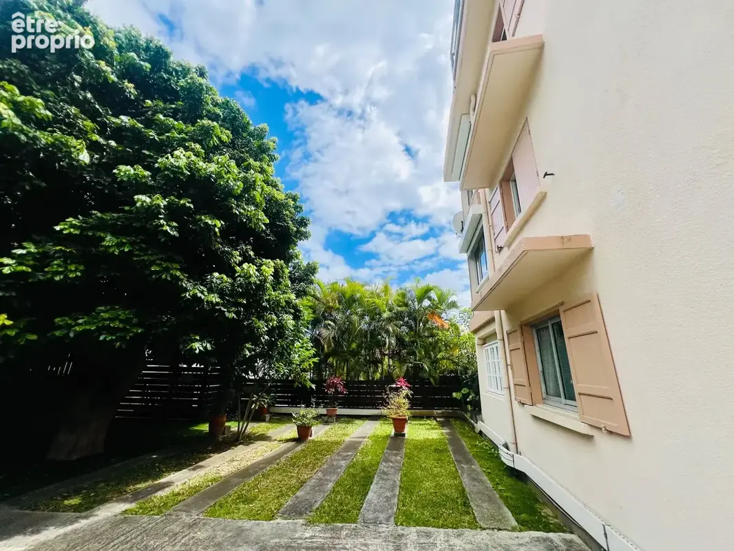 Appartement à vendre 4 pièces SAINT GILLES LES HAUTS (974) - photo 11