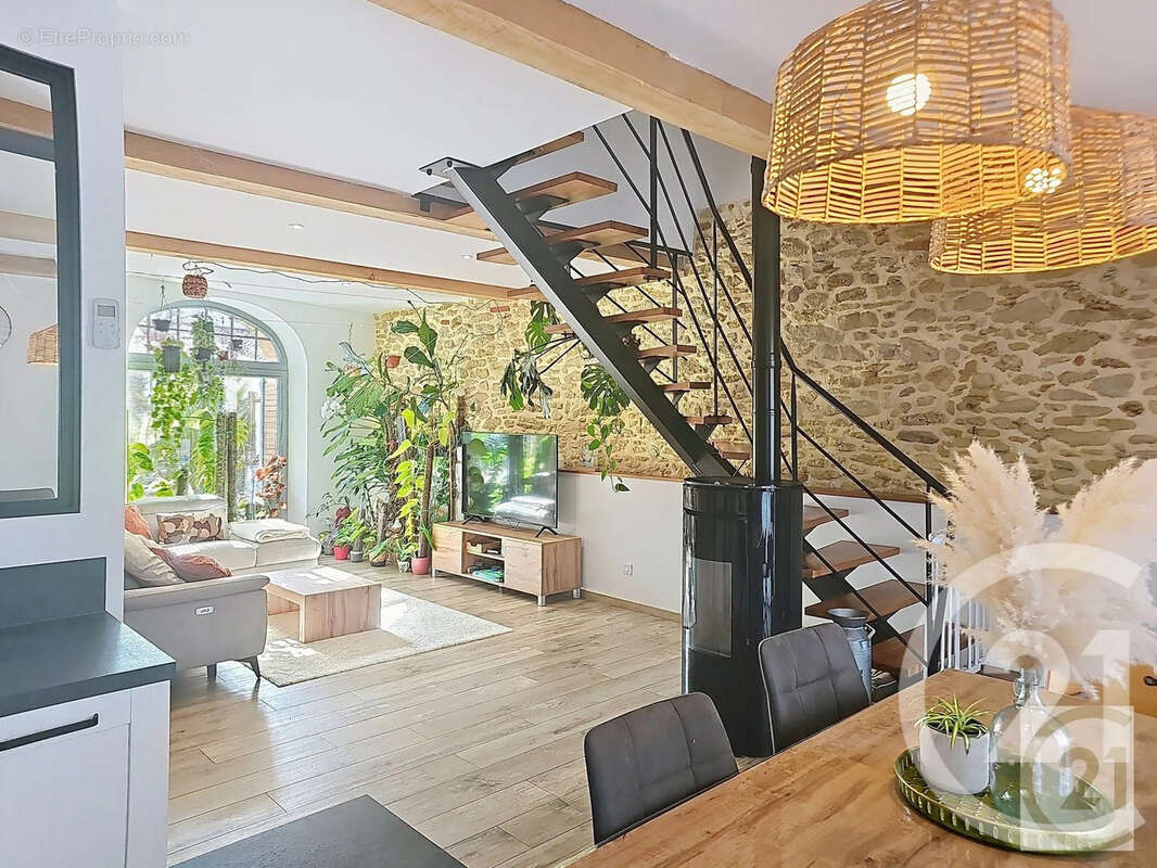 Maison à TREBONS-SUR-LA-GRASSE
