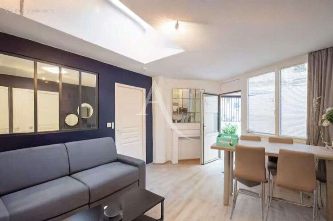 Commerce à PARIS-11E