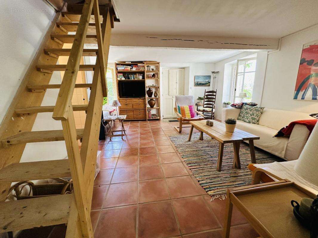 Maison à LASSERRE