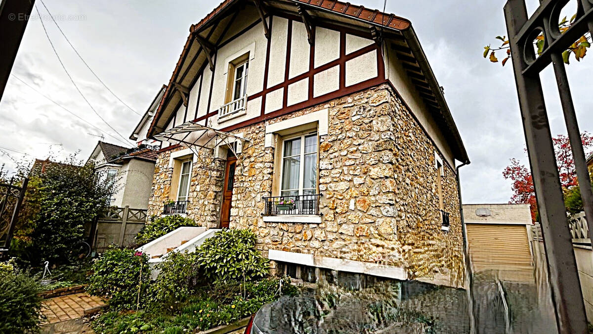 Maison à BEAUCHAMP