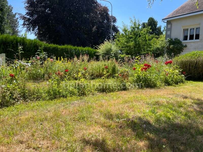 Maison à MAGNAC-LAVAL
