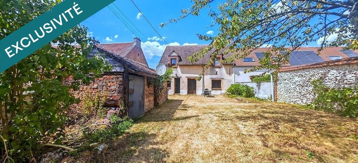 Maison 113 m² à Villeneuve-Sur-Yonne  - photo 1