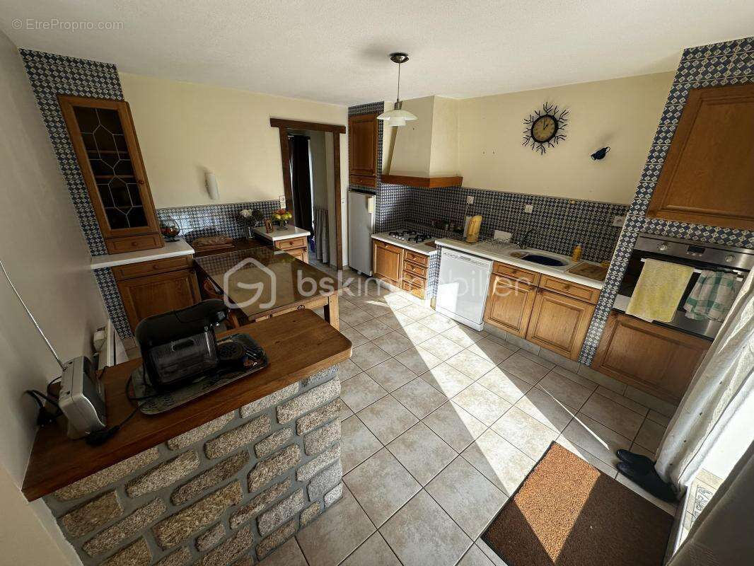 Maison à SAINT-SEVER-CALVADOS