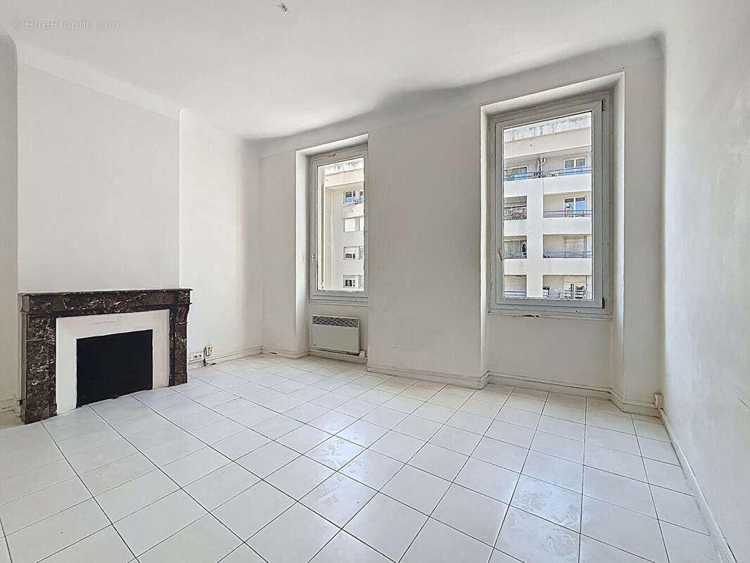 Appartement à MARSEILLE-6E