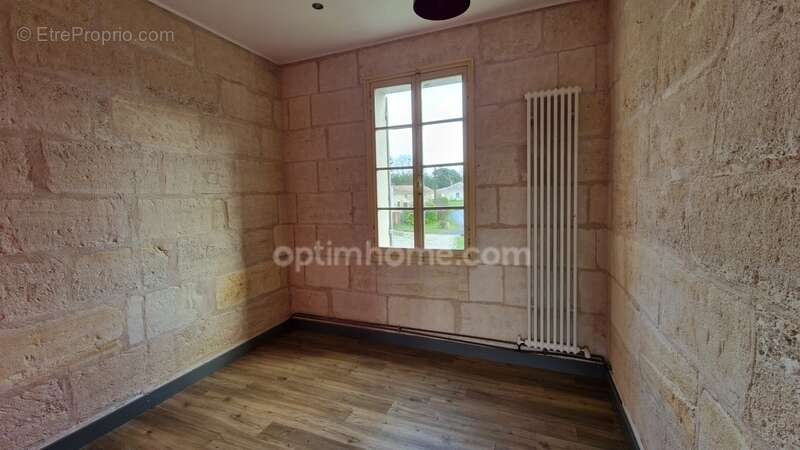 Maison 7 pièces 167m2 sur terrain de 1500 m2 en partie constructible - photo 15