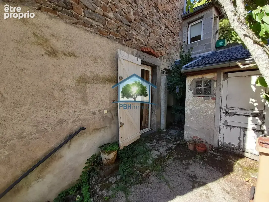 Maison avec 2 logements terrasse, annexes et garage - photo 7