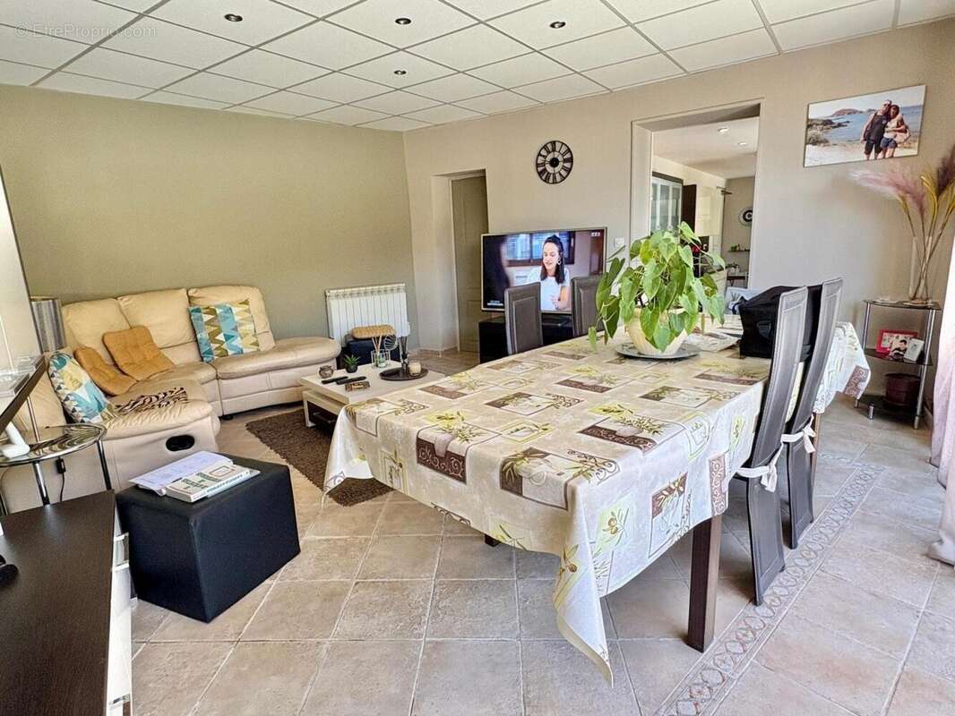 Photo 5 - Maison à CASTELLAR