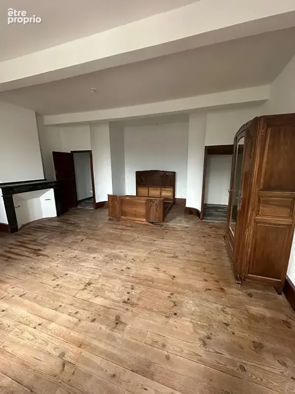 Belle batisse en pierre entiérement rénovée de 245 m², grange et terrain. - photo 16