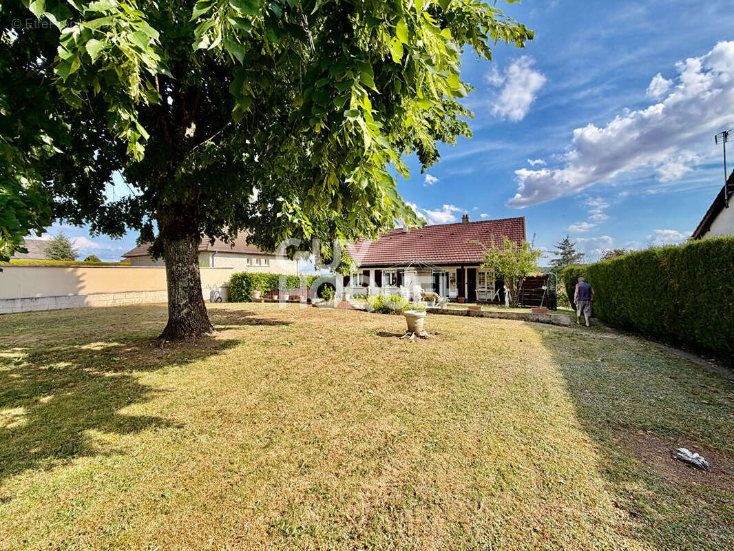 Maison à vendre à Til-Châtel - 6 pièces, 139 m², terrain 1396 m² - photo 2