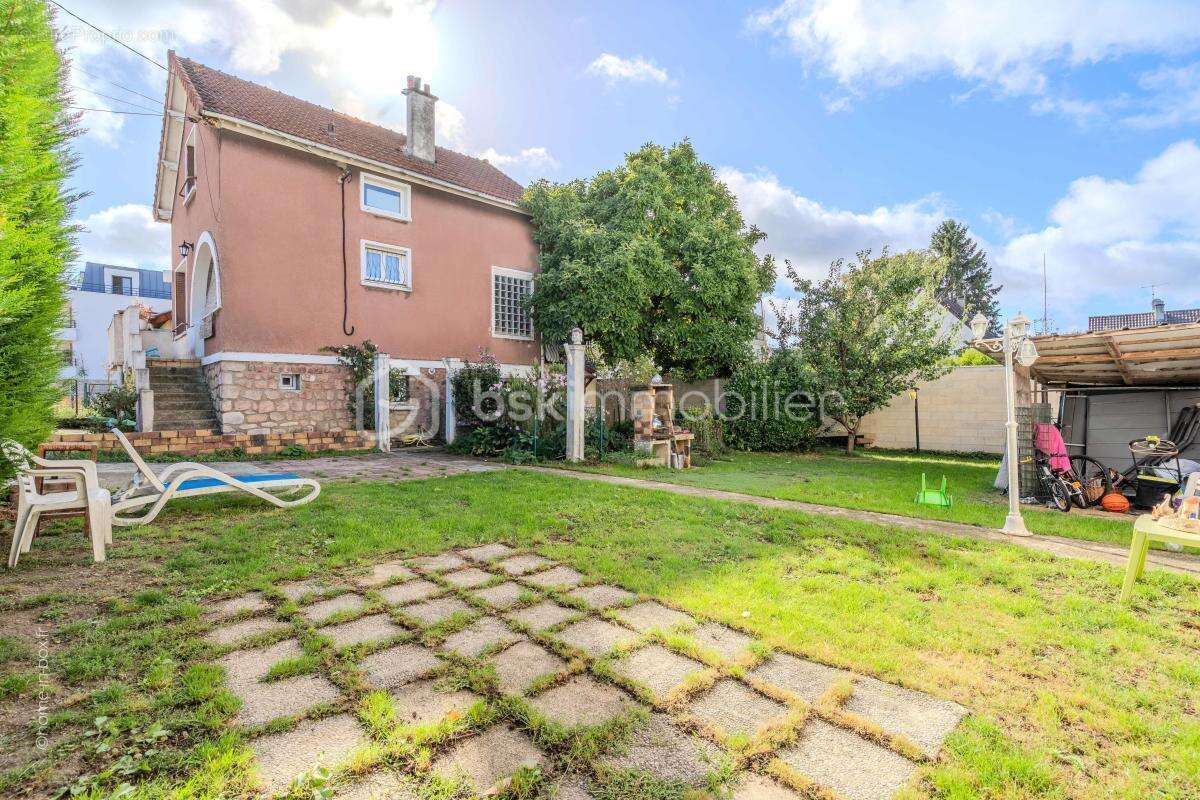 Maison à PONTAULT-COMBAULT