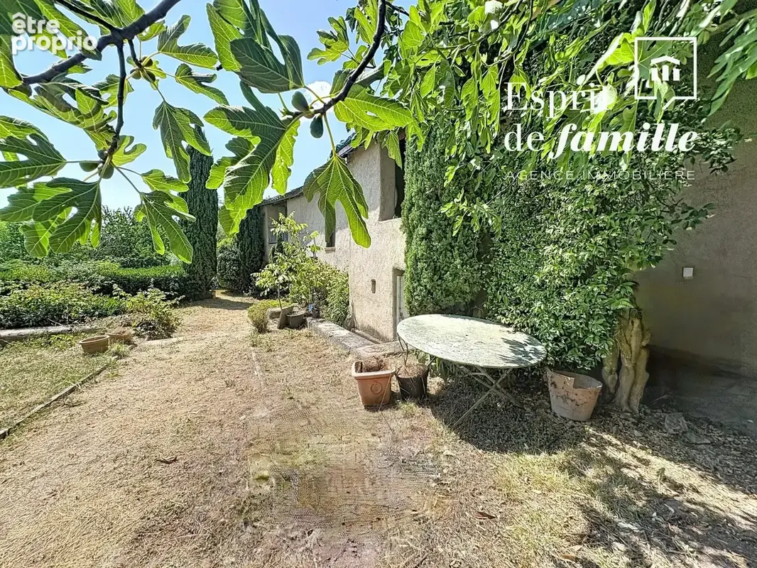 Lentilly, maison d'environ 200m2 avec jardin 943m2  et piscine - photo 7