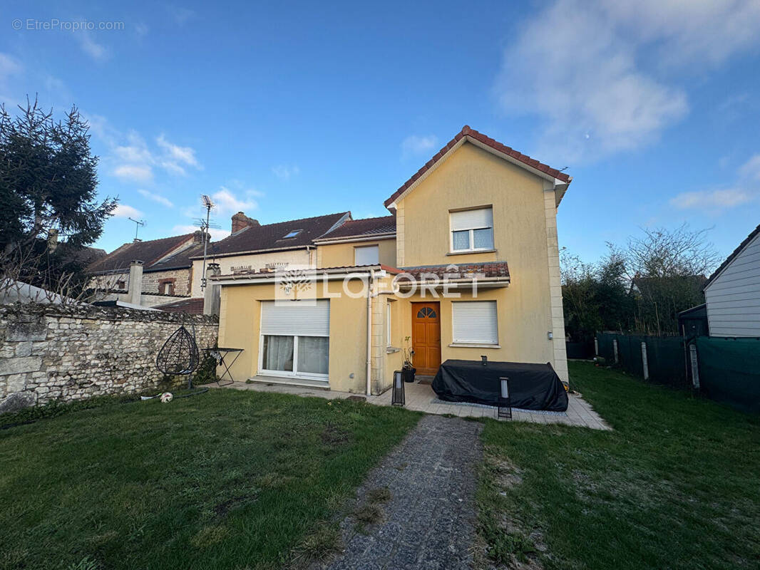 Maison à SAINT-ETIENNE-DU-ROUVRAY