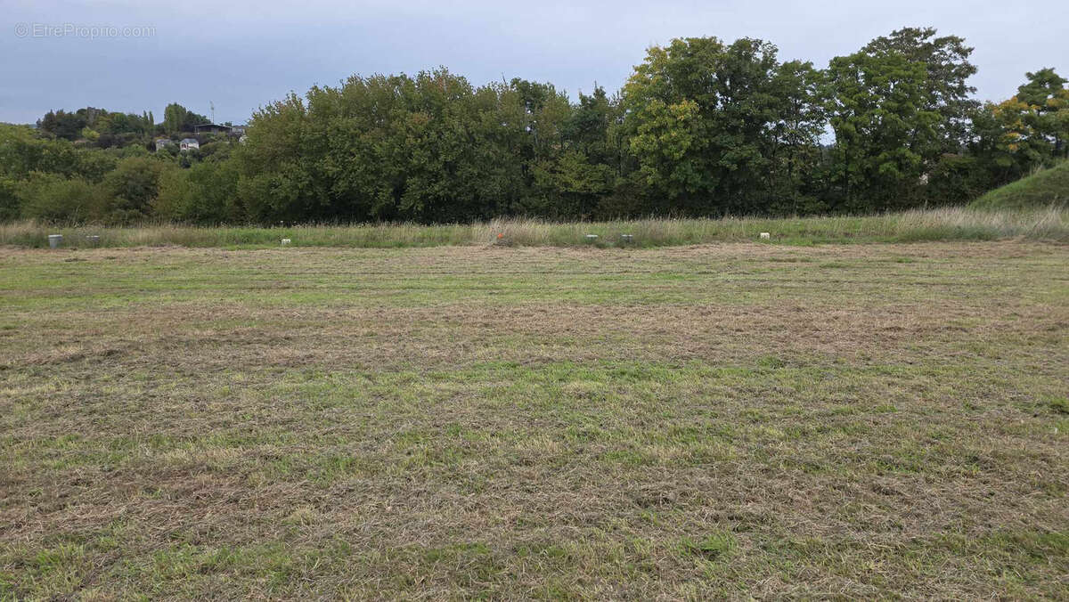 Terrain à SAINT-CALAIS