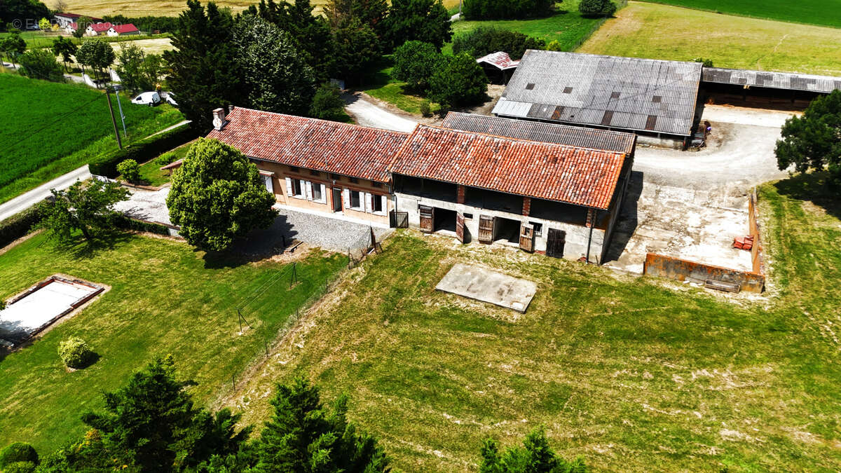 Maison à LEZAT-SUR-LEZE
