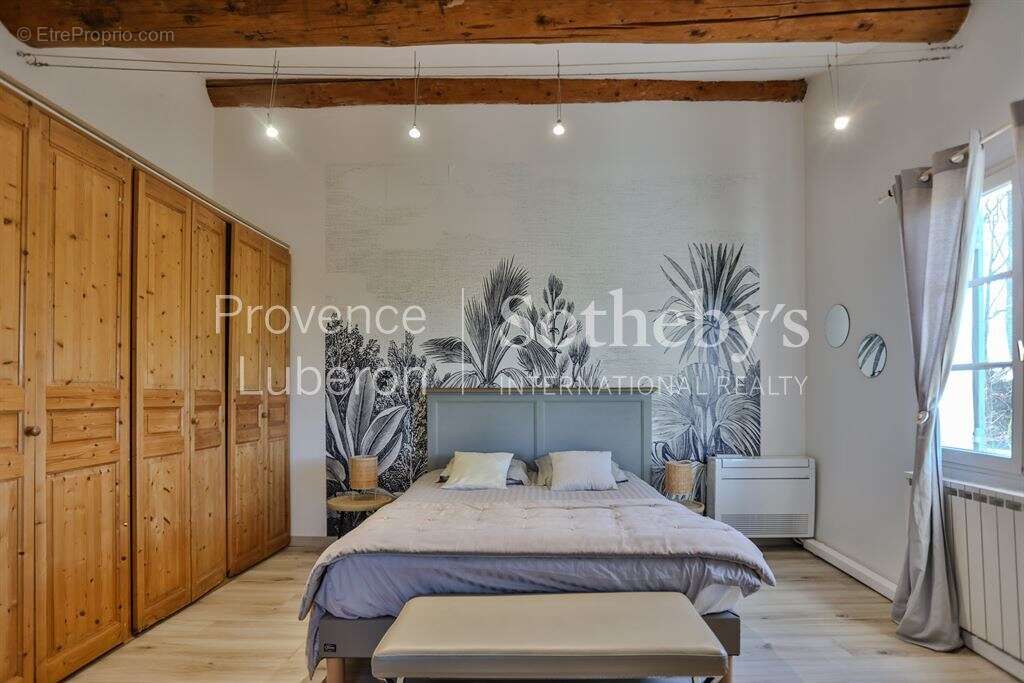 Maison à PERNES-LES-FONTAINES