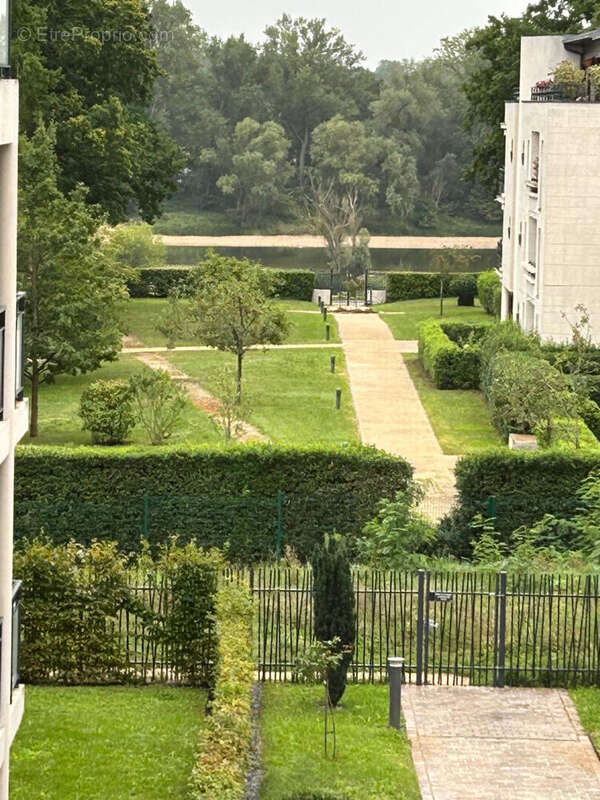 Maison à SAINT-JEAN-DE-BRAYE