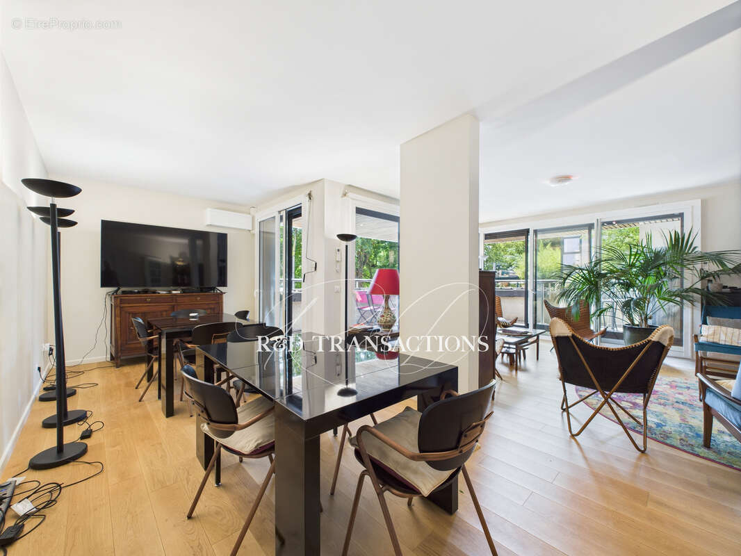 Appartement à NEUILLY-SUR-SEINE