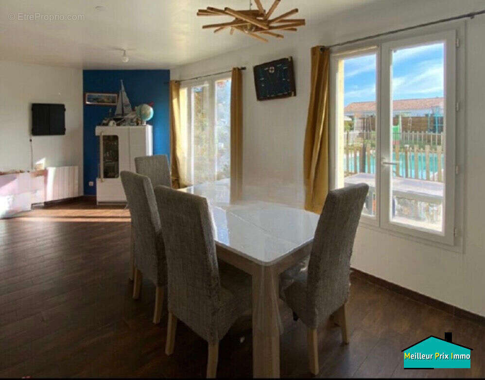 Maison à SAINT-ETIENNE-DE-MER-MORTE