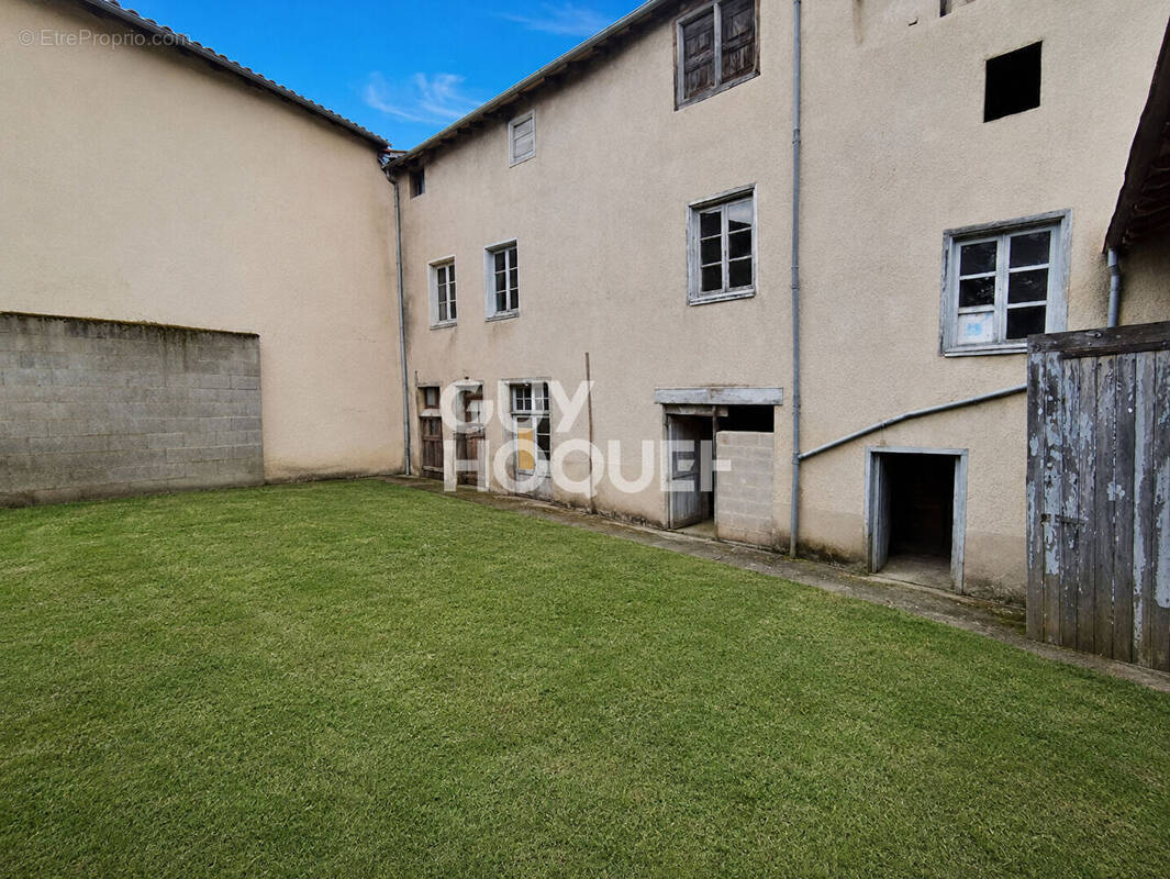 Appartement à SAINT-GERMAIN-LAVAL