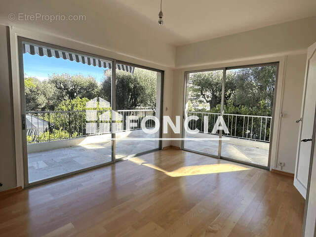 Appartement à ROQUEBRUNE-CAP-MARTIN