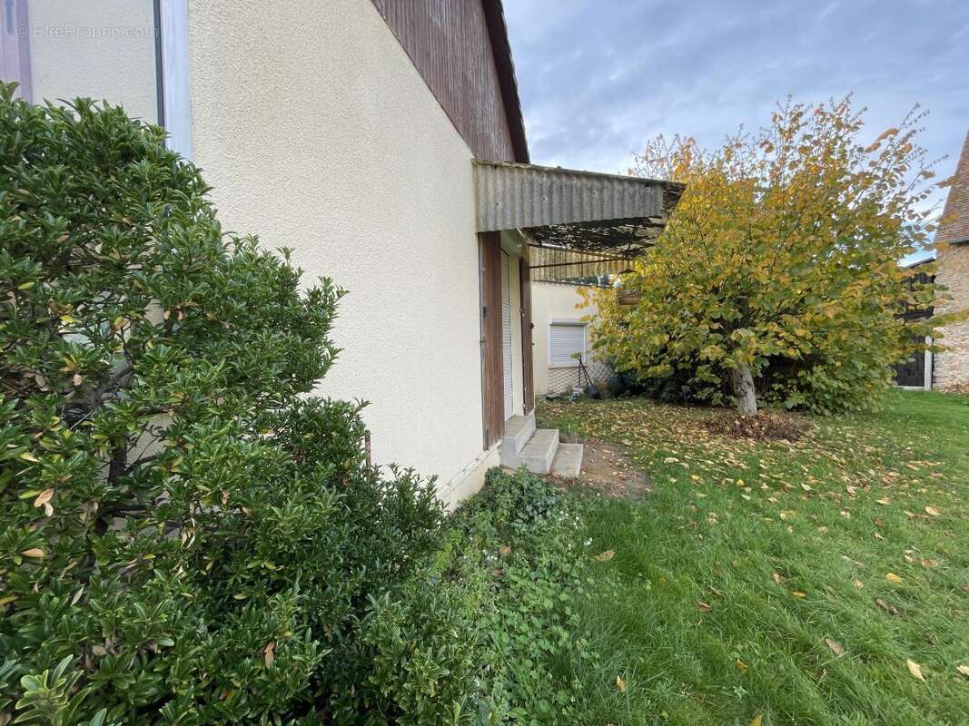 Maison à BONNETABLE