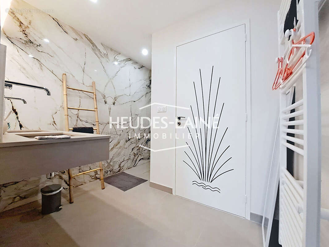 Maison à JULLOUVILLE