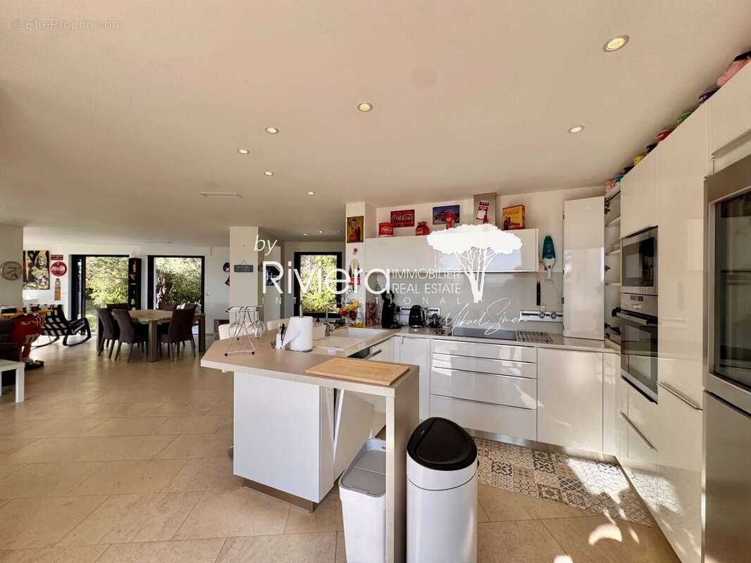 Propriété avec Piscine et Vue Mer ! - photo 15