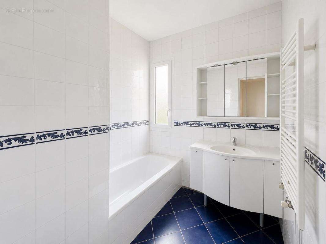 Appartement à SAINT-NOM-LA-BRETECHE