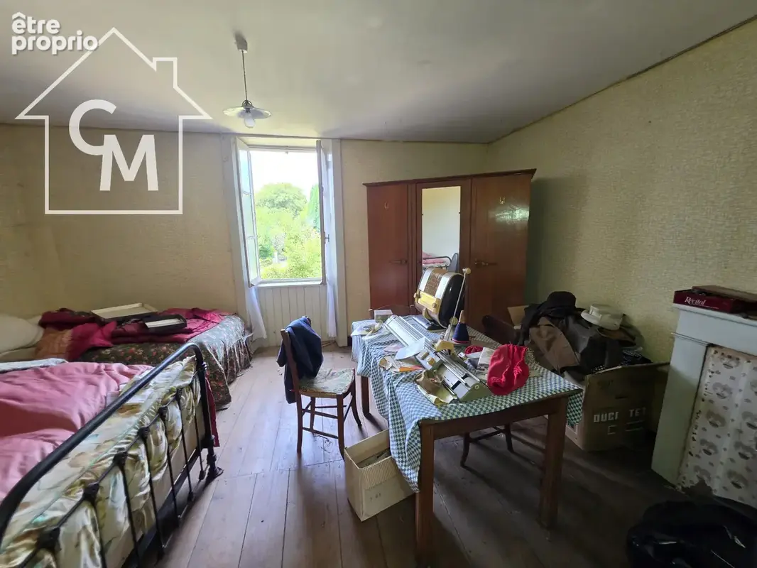 Maison de campagne à rénover avec dépendances et terrain de plus d'un hectare - photo 9