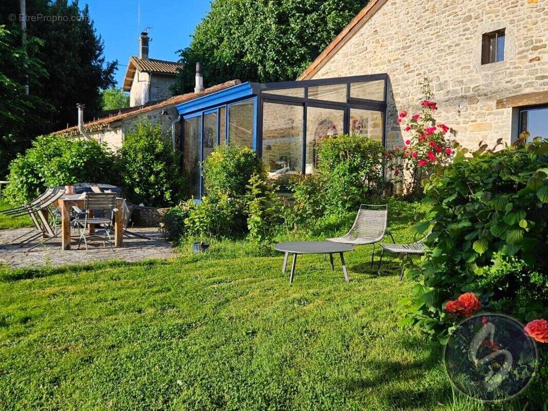 Maison à SAINT-GEORGES-DE-NOISNE