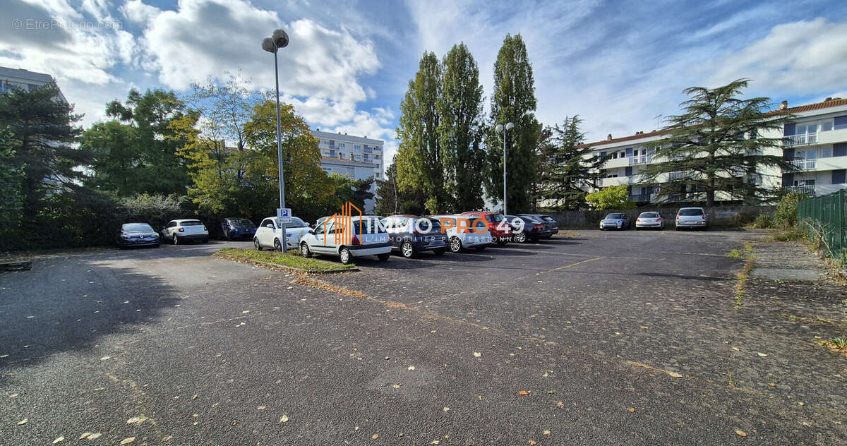 Commerce à CHOLET