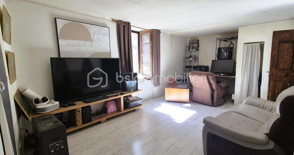 Maison à THORAME-HAUTE