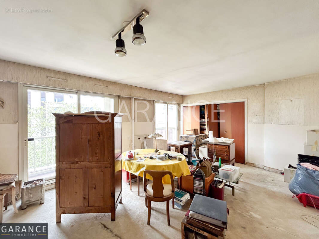 Appartement à PARIS-14E