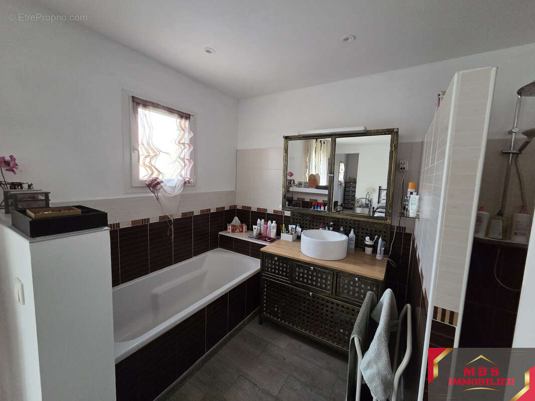 Cabestany- propriété d’exception avec seconde maison indépendante sur 100 m2 - photo 17