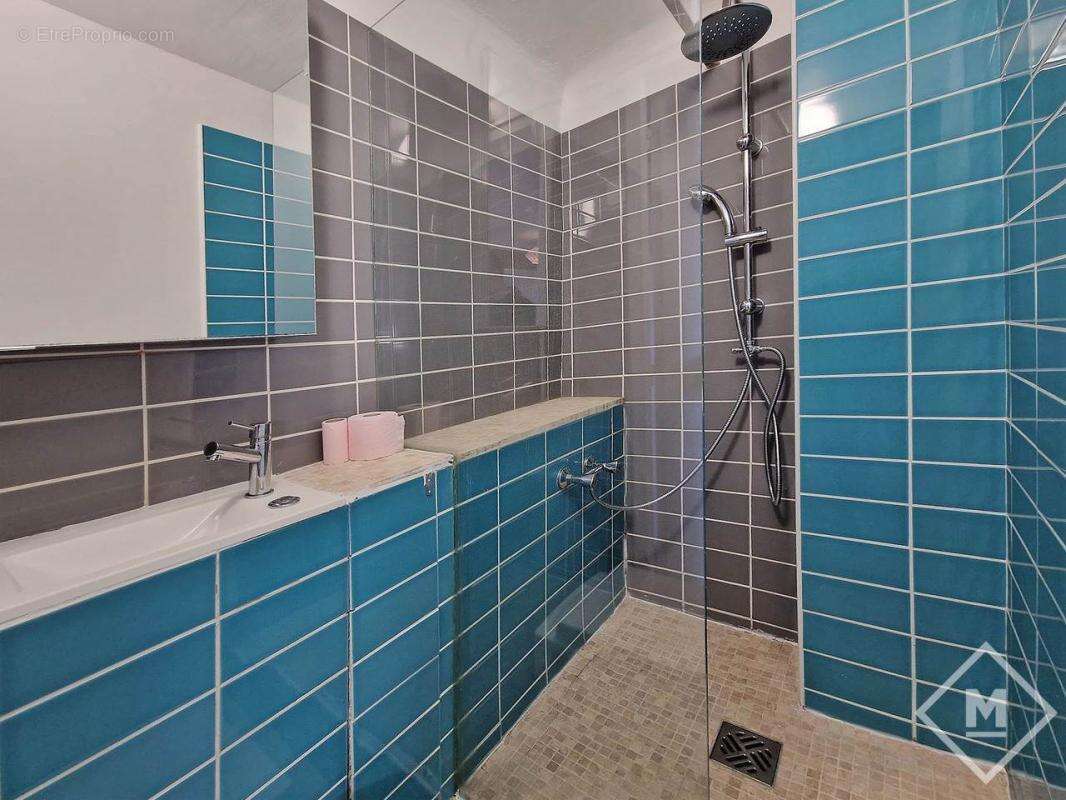 Appartement à MARSEILLE-2E