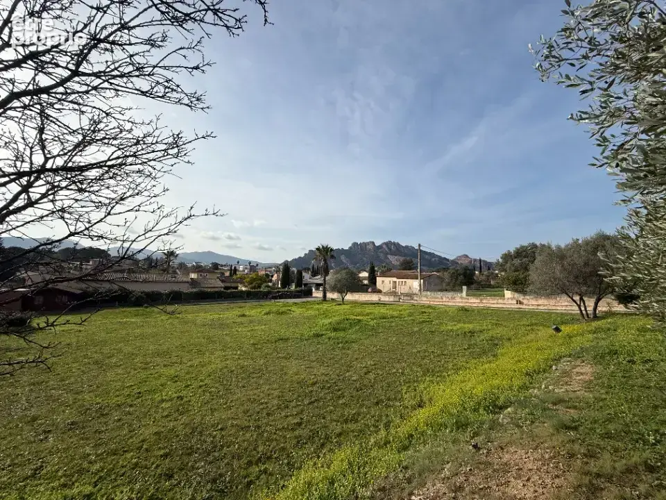 Terrain 692 m² à Roquebrune-Sur-Argens  - photo 2
