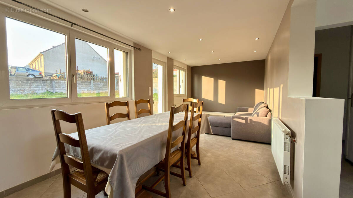 Maison à SAINT-ETIENNE-AU-MONT